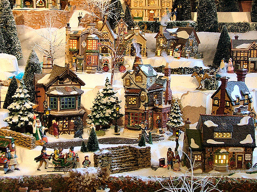 Dickens' Village Series, Hallmark Awesome Gifts
