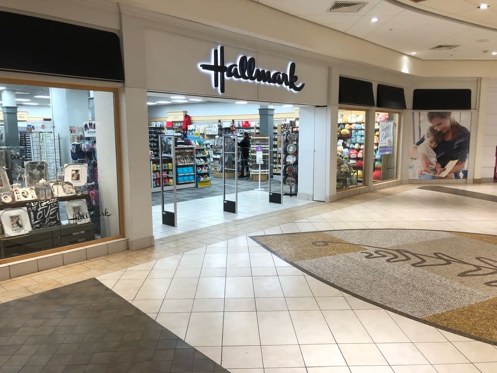 Heartland Power Centre Mall Location, Hallmark Gold Crown Store
